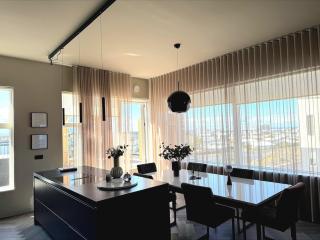 Luxurious home with hot tub and sauna with view - Hafnarfjördur - 8