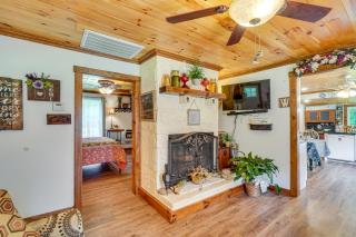 Riverfront Cabin - 6 Mi to Great Smoky Mtns NP! - Townsend - 4