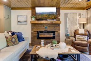 River Cottage of Blue Ridge - Outdoor Lounge with Gorgeous Views + a Hot Tub and Firepit! - 5
