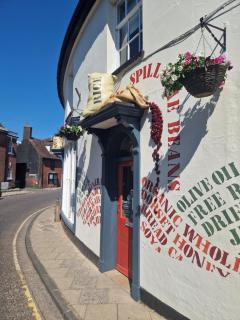 Wonderfully central apartment with lovely views - Wimborne Minster - 9