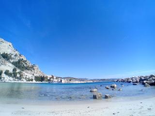 Bas de villa avec jardin piscine clim proche plages calanques - Marsiglia - 9