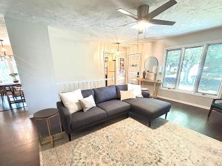 Family Friendly W Patio and Fenced Yard. - Wichita - 8