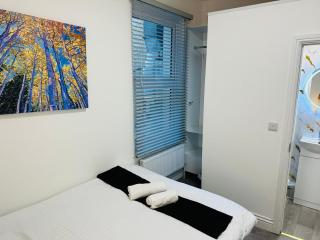 Sterling Bed & Breakfast - Ilford - 5
