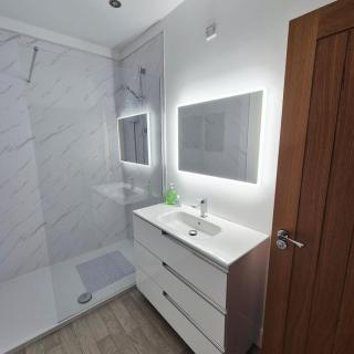Sally's at Number 73 with Private Sauna - 6