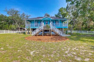 Suwannee River Retreat Dock and Screened Porch! - 9