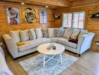 Log Cabin - Rainham - 0