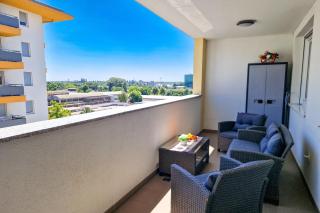 Modern Oasis With Terrace - Happy Rentals - 9