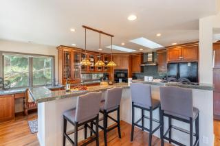 Crystal View by AvantStay Al Fresco Dining w View of Lake Tahoe Crystal Bay - Incline Village - 6