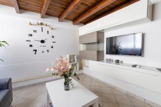 Charming House Nola - - 7