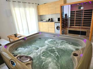 Love room Jacuzzi Sauna Privatif Marseille - Marsiglia - 8