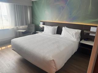Armon Plaza Montreal Airpt, Trademark Collection by Wyndham - Montréal - 7