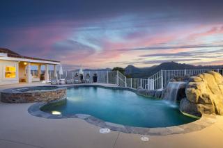 Pool Views Hot Tub Fire Pit Arcade Vista Clara by AvantStay - Temecula - 0
