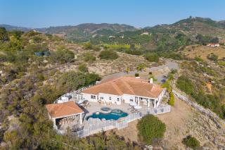 Pool Views Hot Tub Fire Pit Arcade Vista Clara by AvantStay - Temecula - 9