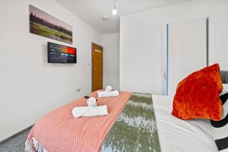 Stadium Suite Central 7 Bed Luxury Guest House By AltoLuxo Short Lets Serviced Accommodation With Free Wifi & Parking - Leicester - 6