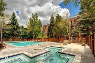 2BR Condo Walk to Ski Lift Downtown - 9