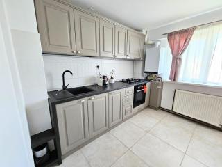 Spacious 2BR Oasis Modern Comfort & Queen Beds near Parks & Malls - Bucharest - 5