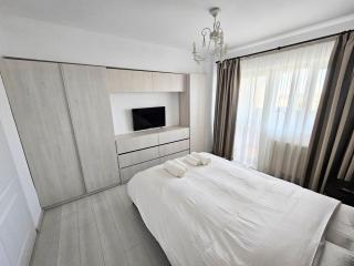 Spacious 2BR Oasis Modern Comfort & Queen Beds near Parks & Malls - Bucharest - 4