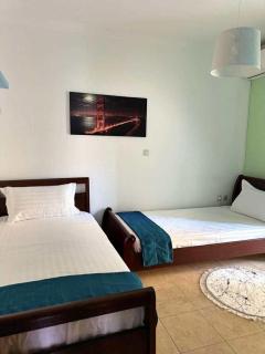 Holidaze Apartment Saranda - 8