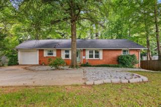 Private & Chic 2BR Guest Suite - Tucker - 0