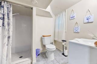 Private & Chic 2BR Guest Suite - Tucker - 4