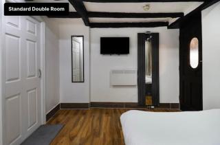 Tudor oak hotel - Astwick - 1