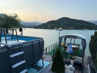 'Miris Ljeta' Cozy Lakefront Holiday Home - 6