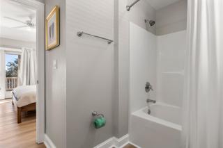 Salty Suite - Corolla - 3