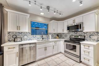 Your Private Desert Getaway With Free Heated Pool! - 4