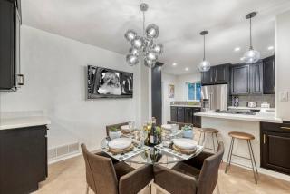 Mid-century Modern Charmer With Free Heated Pool! - 3