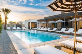 Sleeps 32 2 Villas Pool Putting GreenBocce Polo Villas Amara by AvantStay - 0