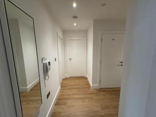 Cozy Lux City Centre 2 Bed 2 Bath Balcony PS4 - Birmingham - 4