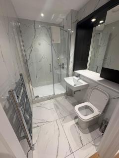 Cozy Lux City Centre 2 Bed 2 Bath Balcony PS4 - Birmingham - 7