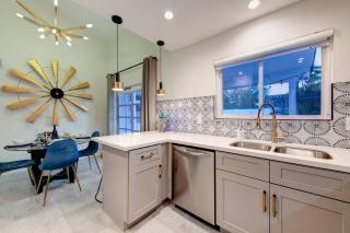 Designer's Dream Home With Free Pool - 3
