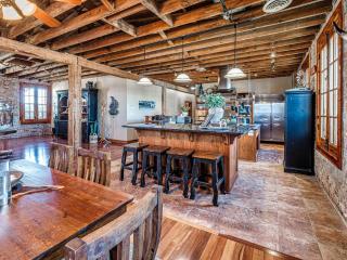 Large 4-Bed Stockyards Hideaway - Oklahoma City - 9