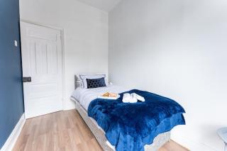 Luxurious 4 Bedroom house Sleeps 7 Free Parking - Liverpool - 6