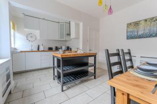 Luxurious 4 Bedroom house Sleeps 7 Free Parking - Liverpool - 4