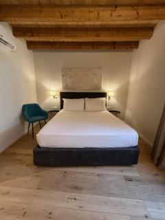 Malvezzi24 Boutique Rooms - Desenzano del Garda - 9