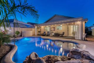 Sunny Free Heated Pool & Lush Backyard Home - 4