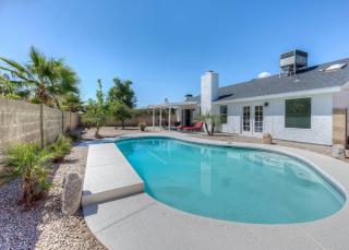 Gorgeous Vacation Home With Free Heated Pool - Phoenix - 7