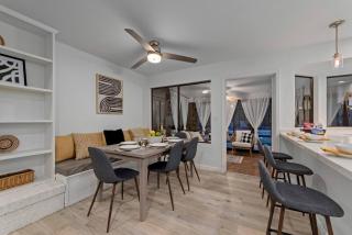 Privacy And Peaceful With Your Own Heated Pool! - Phoenix - 1
