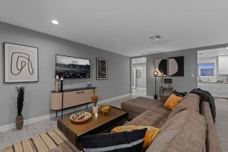 Amazing Home! With Free Large Private Heated Pool - Phoenix - 5