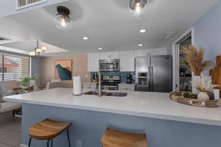 The Tempe Designer Home! Pets Stay Free! - Tempe - 4