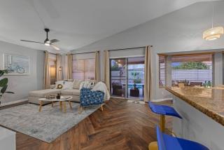 Super Comfy Home! With Private Heated Pool - Phoenix - 2