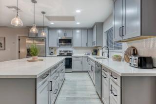Splendid 5 Bedroom Home With Private Heated Pool! - Helena - 2