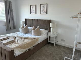 Contractor House Sutton M6 M5 - Birmingham - 1