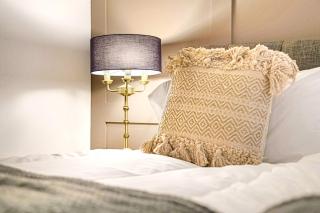 Grace House - Prime Location - Driveway Parking, Pool Table, Fast Wifi, Self Check-In and Smart TV with Sky TV and Netflix by Yoko Property - 2