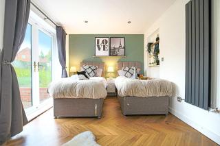 Grace House - Prime Location - Driveway Parking, Pool Table, Fast Wifi, Self Check-In and Smart TV with Sky TV and Netflix by Yoko Property - Milton Keynes - 7