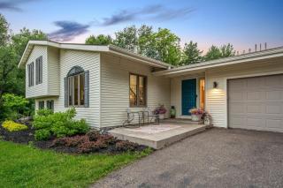 3 Acre Stillwater Oasis,Min from Downtown,Hot Tub - Stillwater - 8
