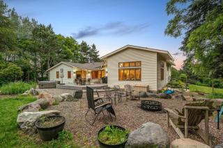 3 Acre Stillwater Oasis,Min from Downtown,Hot Tub - Stillwater - 3