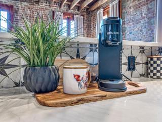 1 Bed Big Apt in OKC Stockyards - 9